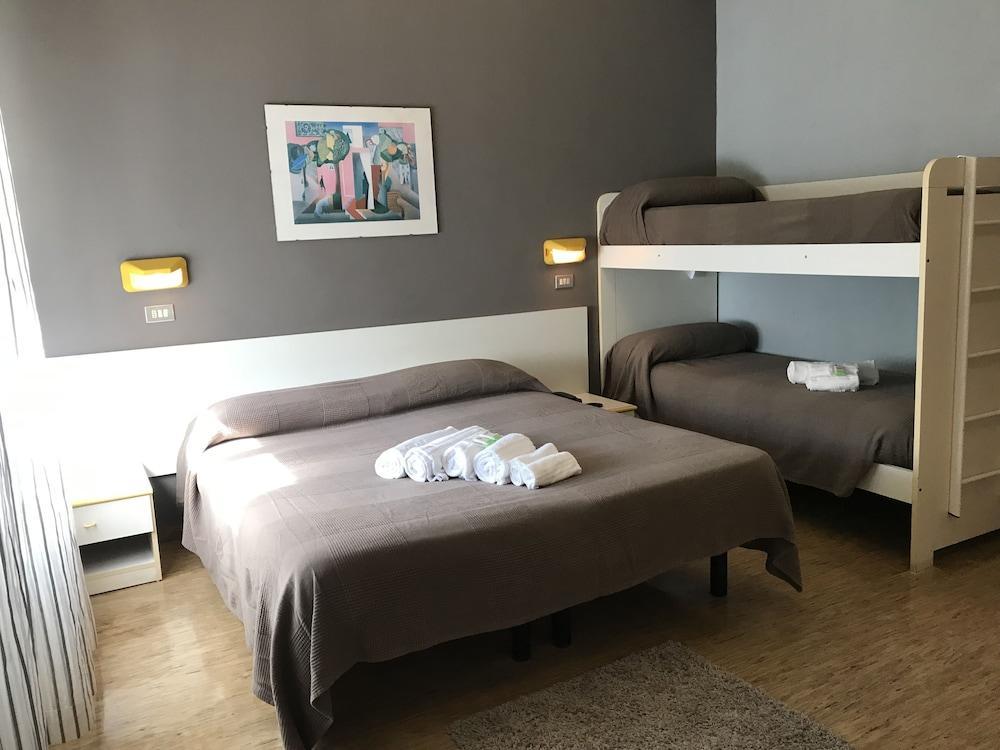Hotel Augustus Milano Marittima Esterno foto