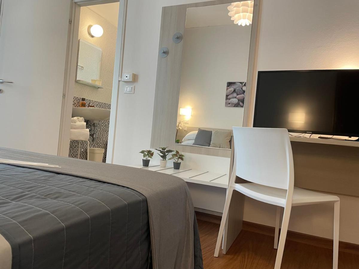 Hotel Augustus Milano Marittima Esterno foto