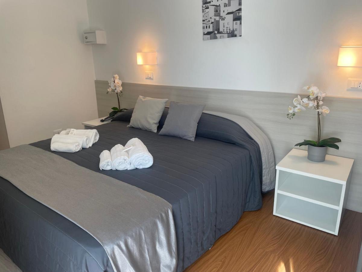Hotel Augustus Milano Marittima Esterno foto