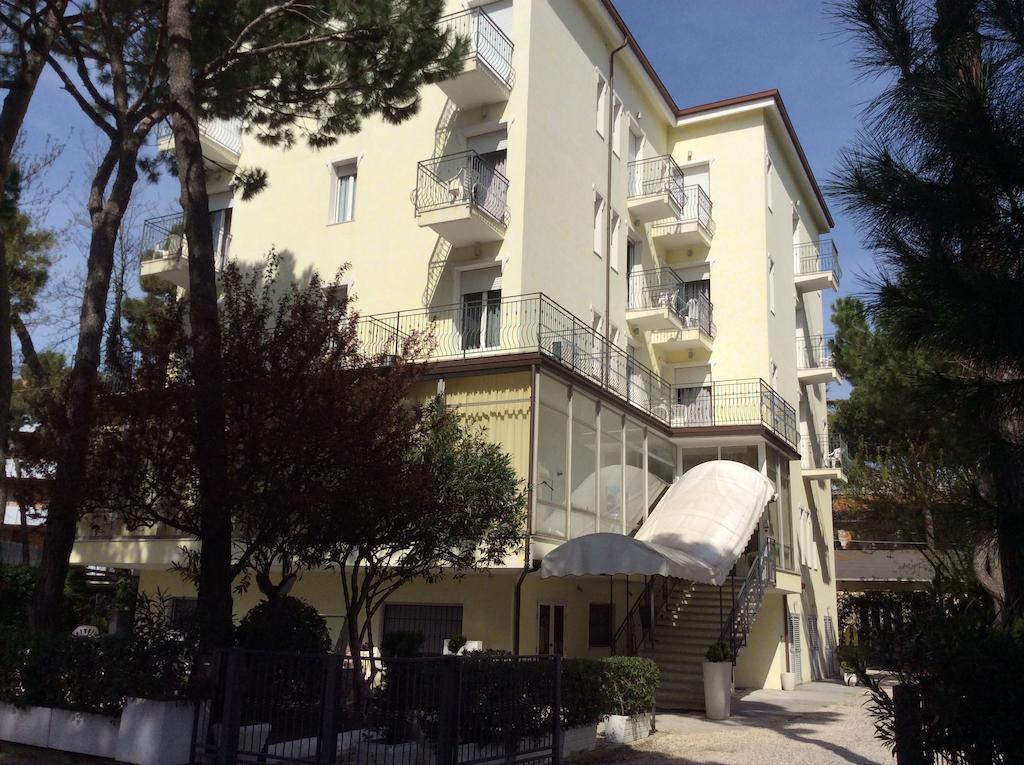 Hotel Augustus Milano Marittima Esterno foto