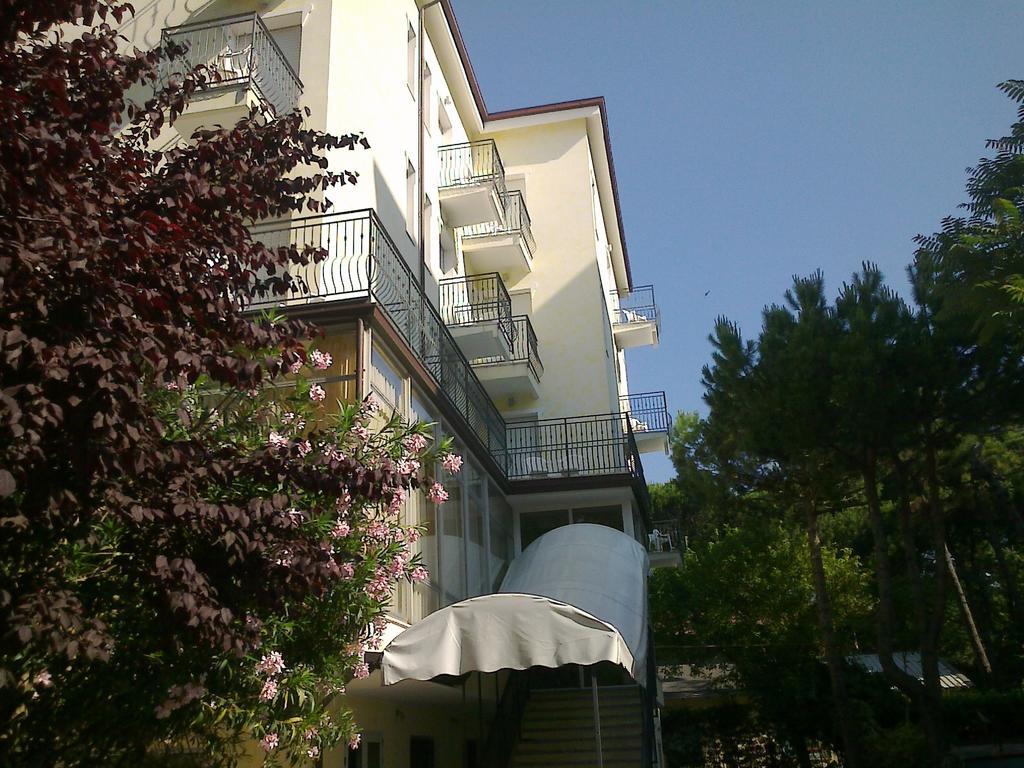 Hotel Augustus Milano Marittima Esterno foto