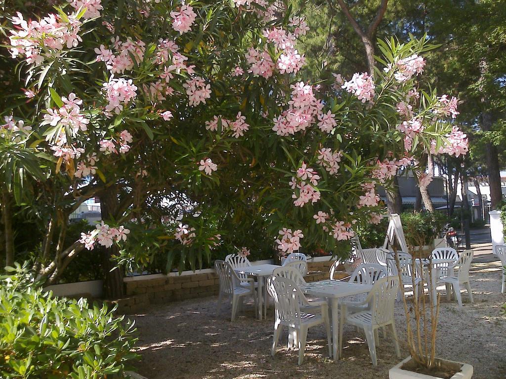 Hotel Augustus Milano Marittima Esterno foto