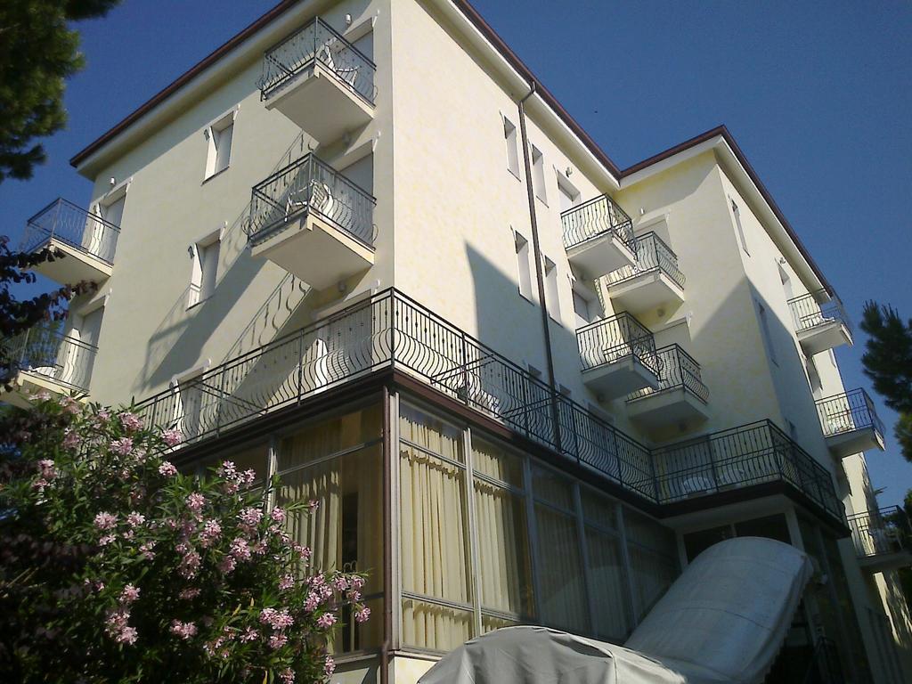 Hotel Augustus Milano Marittima Esterno foto