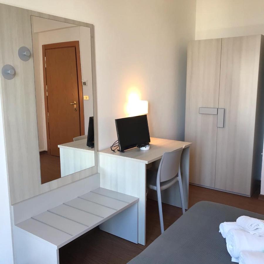 Hotel Augustus Milano Marittima Esterno foto
